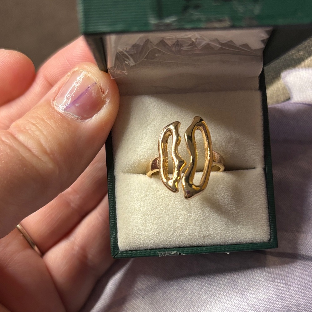 Elegant Gold Ring